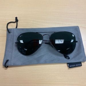 Black Ray-Ban Aviators